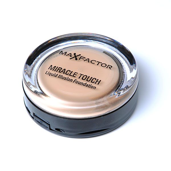 Maxfactor Miracle Base em Pasta